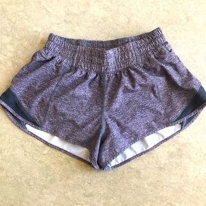 EUC - Lululemon Hotty Hot Shorts 2.5”